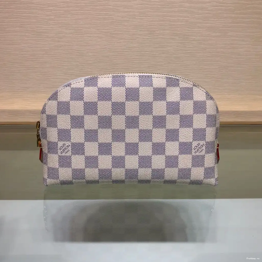 First bag ru LOUIS VUITTON GM COSMETIC POUCH 0519